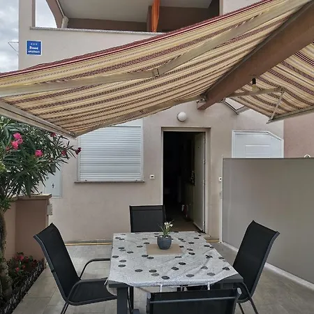 Apartman Robi *