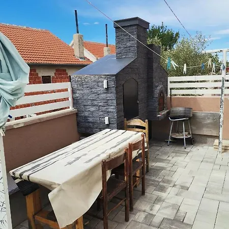 Robi Apartman